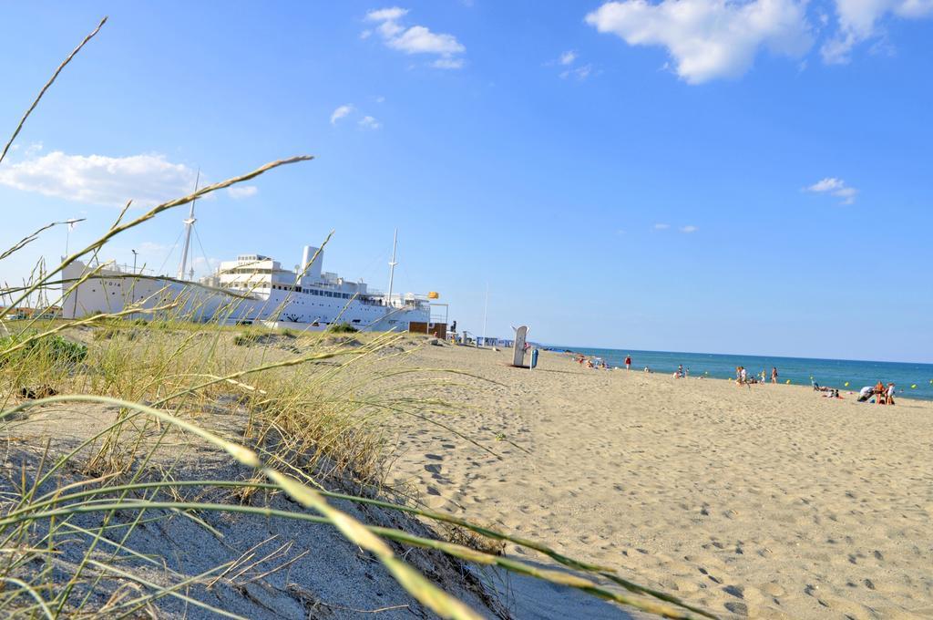 Residence Goelia Le Grand Bleu Le Barcares Bagian luar foto